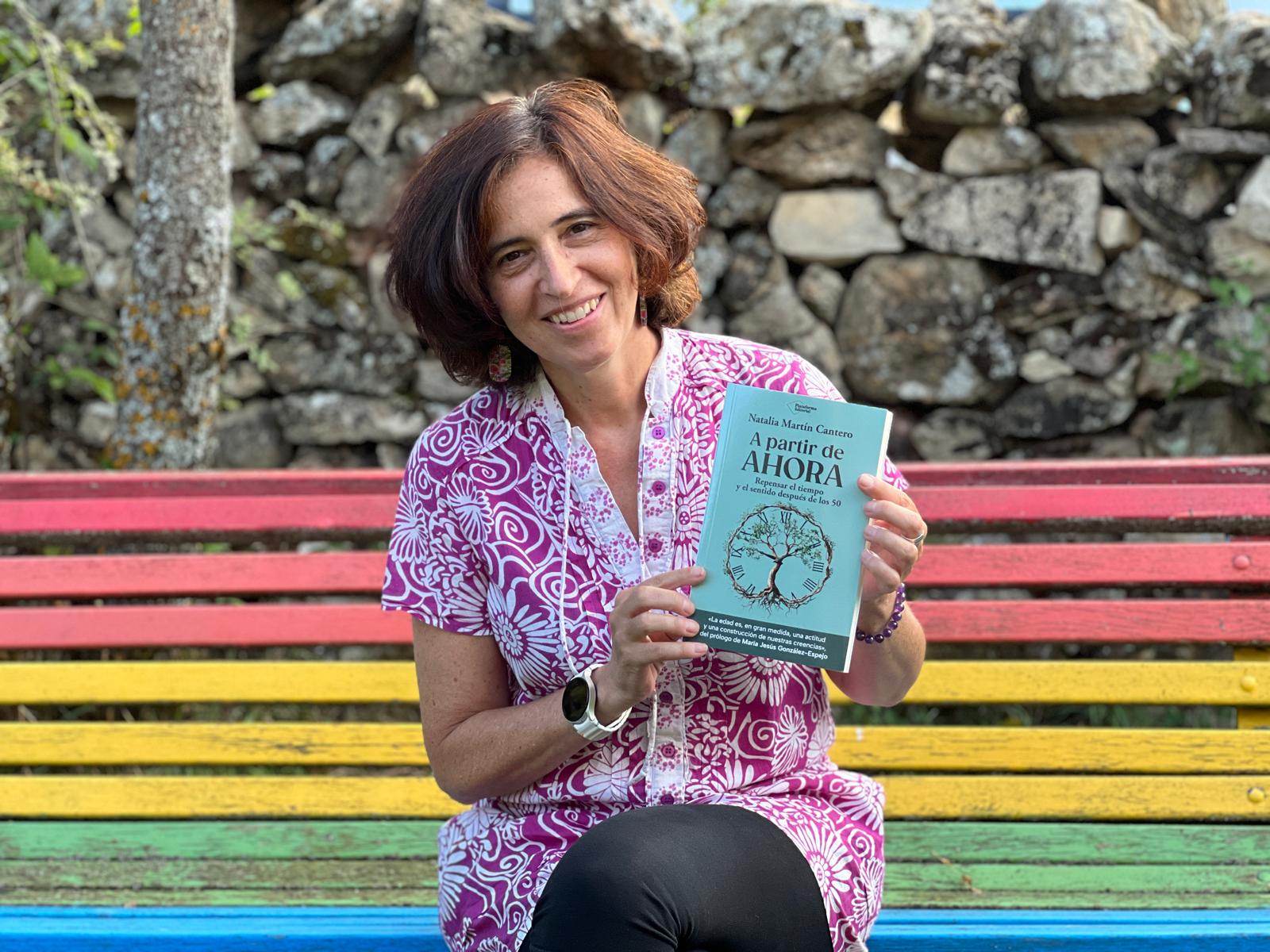 Natalia Martín Cantero con su libro A partir de ahora